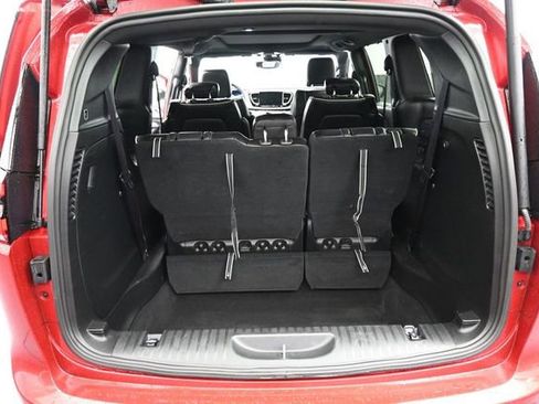 Used 2025 Chrysler Pacifica Limited FWD image 20