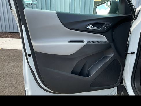 Used 2020 Chevrolet Equinox LS w/ LS Convenience Package FWD image 23