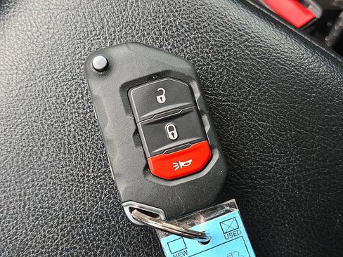 Used 2021 Jeep Wrangler Unlimited Sport image 31
