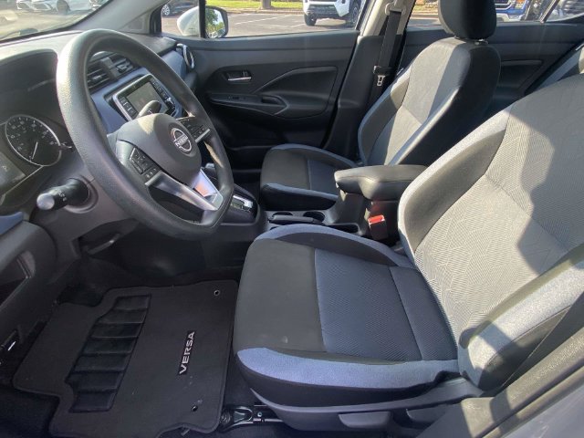 Used 2025 Nissan Versa SV FWD image 17