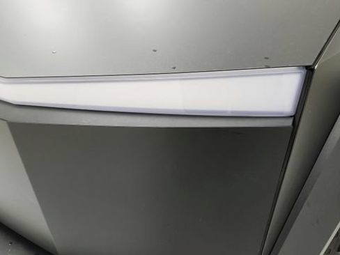 Used 2024 Tesla Cybertruck AWD Crew Cab image 40