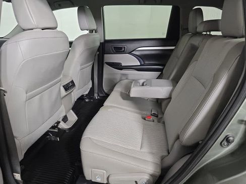 Used 2018 Toyota Highlander Plus image 23