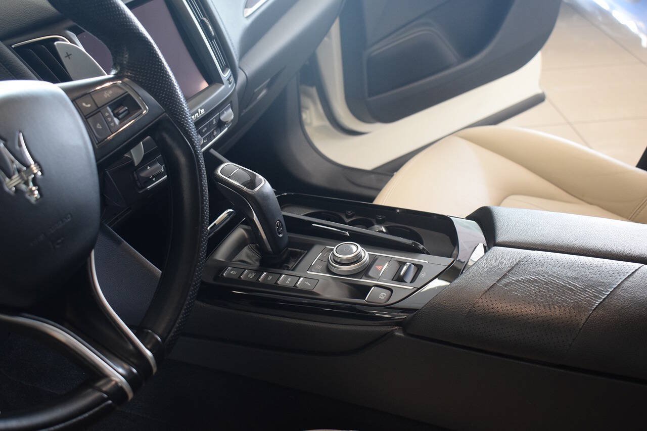 Used 2020 Maserati Levante S AWD/4WD image 15