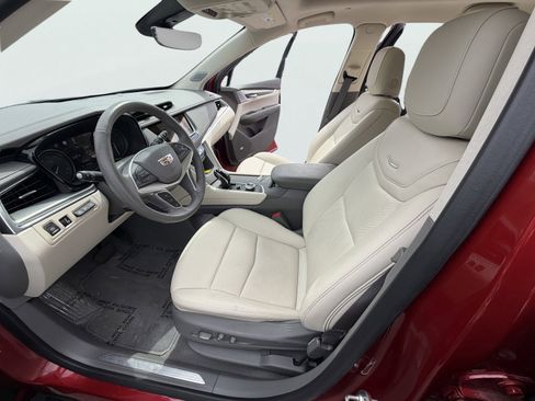 Used 2024 Cadillac XT5 Premium Luxury w/ Technology Package AWD/4WD image 8