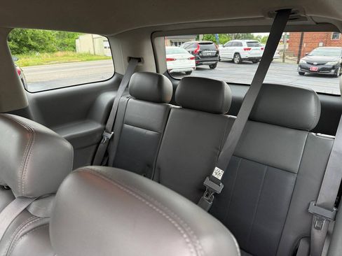 Used 2006 Dodge Durango Limited w/ Travel Convenience Group AWD/4WD image 11