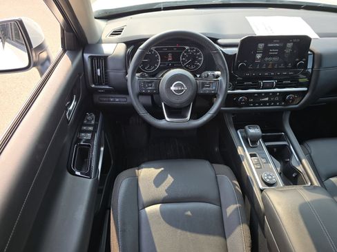 Used 2024 Nissan Pathfinder SL w/ Cargo Package AWD/4WD image 27