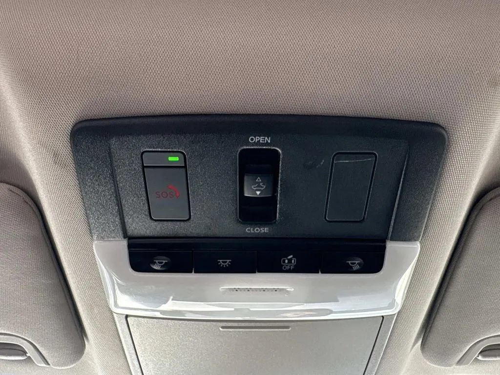 Used 2024 Nissan Altima 2.5 SL FWD image 17