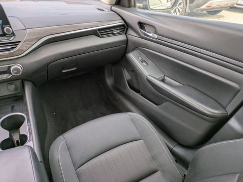 Certified 2024 Nissan Altima 2.5 SV FWD image 17