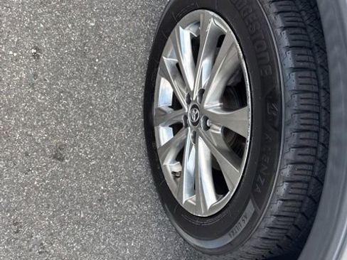 Used 2016 Toyota RAV4 Limited w/ Advanced Technology Package image 12