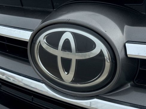 Used 2018 Toyota Highlander XLE image 13