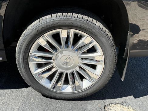 Used 2019 Cadillac Escalade ESV 4WD image 8