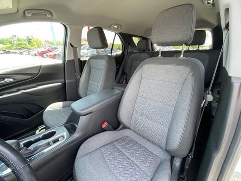 Used 2022 Chevrolet Equinox LT AWD/4WD image 16