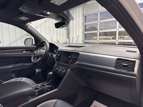 Used 2020 Volkswagen Atlas Cross Sport SEL Premium AWD/4WD image 29