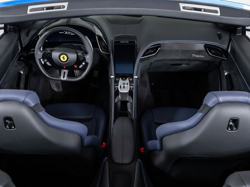 Used 2025 Ferrari Roma Spider image 28