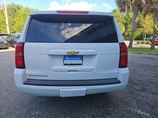 Used 2017 Chevrolet Suburban LT w/ Luxury Package RWD image 4