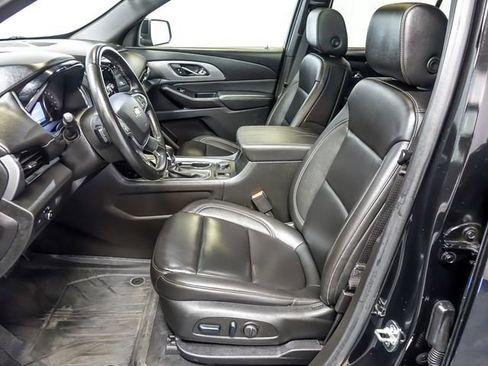 Used 2023 Chevrolet Traverse LT w/ LT Premium Package AWD/4WD image 11