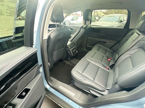 New 2026 Lincoln Nautilus Premier image 17