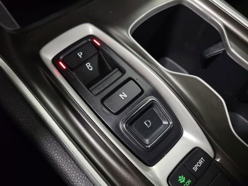 Used 2019 Honda Accord Hybrid image 16