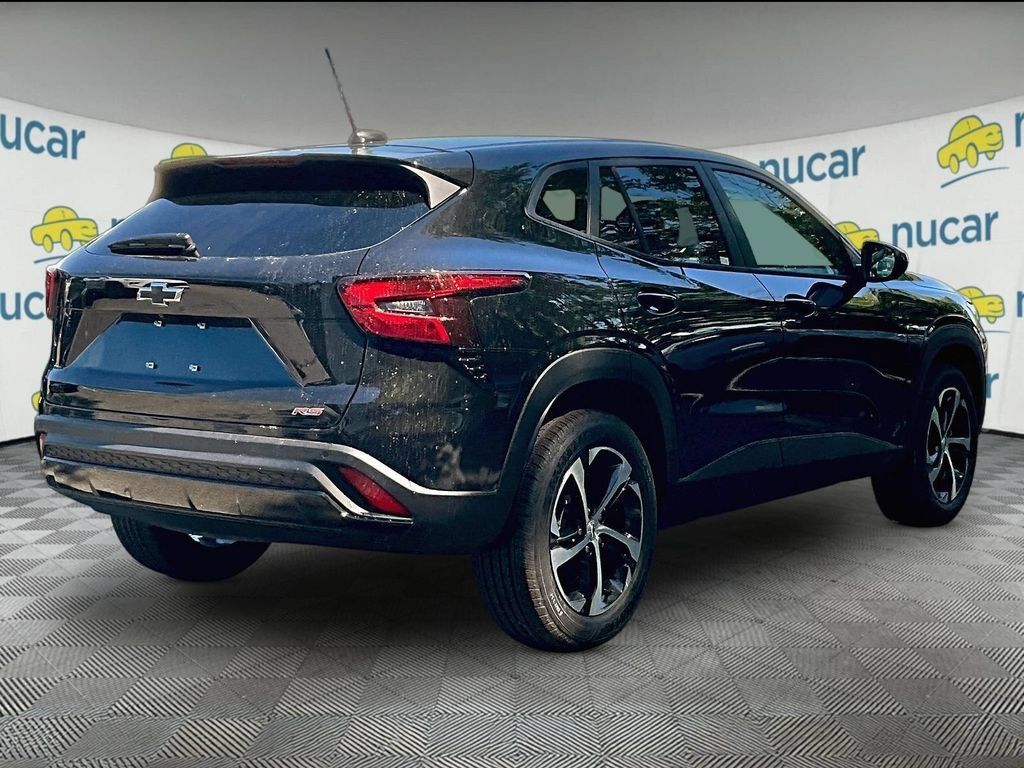 New 2026 Chevrolet Trax RS w/ Sunroof Package FWD image 7