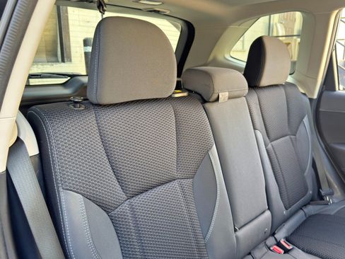 Used 2022 Subaru Forester Premium AWD/4WD image 38