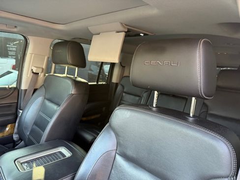 Used 2017 GMC Yukon XL Denali w/ Open Road Package image 31