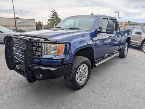 Used 2014 GMC Sierra 2500 SLE w/ SLE Preferred Package AWD/4WD image 3