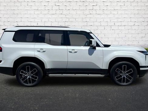 New 2026 Lexus GX 550 w/ Accessory Package (ZB) AWD/4WD image 3