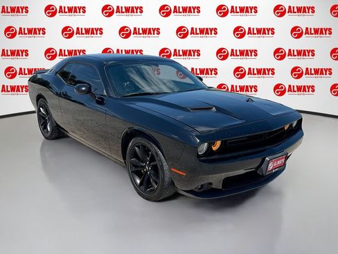 Used 2018 Dodge Challenger SXT w/ Blacktop Package RWD image 3