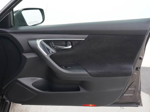 Used 2013 Nissan Altima 2.5 SV FWD image 9