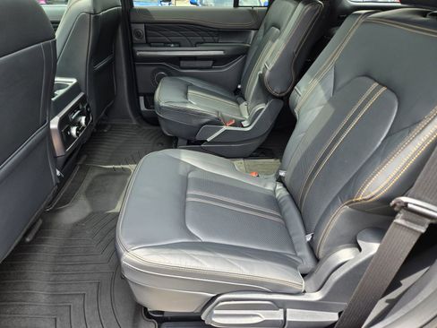 Used 2024 Ford Expedition Platinum RWD image 18
