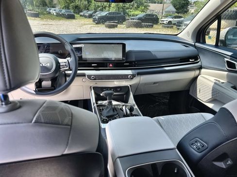 New 2026 Kia Carnival EX FWD image 21