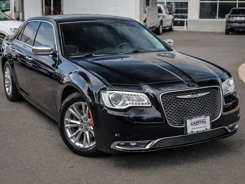 Used 2015 Chrysler 300 C RWD image 7