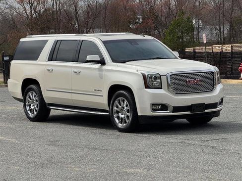 Used 2015 GMC Yukon XL Denali w/ Touring Package image 8
