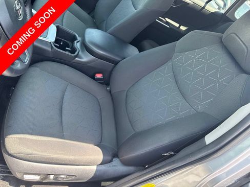 Used 2022 Toyota RAV4 XLE w/ Convenience Package AWD/4WD image 18