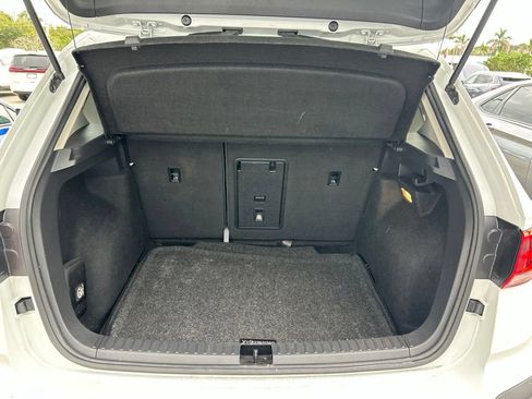 Used 2022 Volkswagen Taos SE FWD image 50