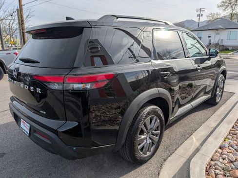 Used 2025 Nissan Pathfinder SV AWD/4WD image 5