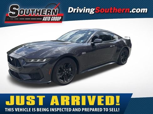 Used 2024 Ford Mustang GT RWD image 1