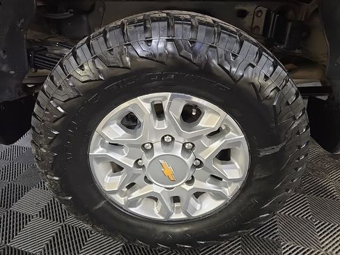 Used 2024 Chevrolet Silverado 3500 LT AWD/4WD image 13
