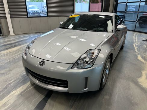 Used 2006 Nissan 350Z Coupe w/ (N93) Cargo Convenience Pkg RWD image 3