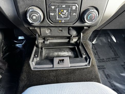 Used 2013 Ford F150 XLT w/ Luxury Equipment Group image 16