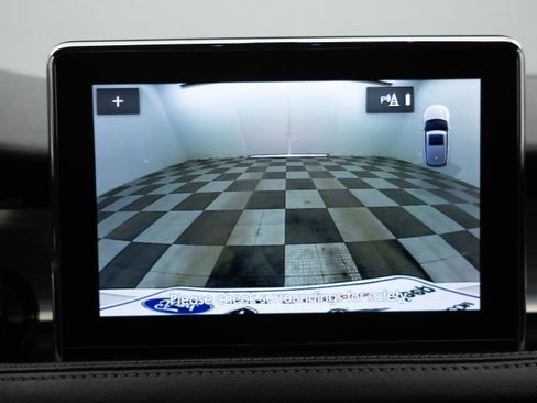 Used 2022 Lincoln Corsair AWD w/ Equipment Group 101A image 4