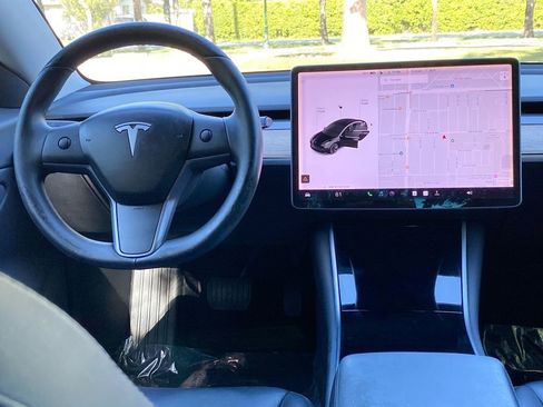 Used 2018 Tesla Model 3 Mid Range image 21