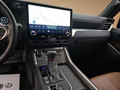 Used 2024 Lexus GX 550 w/ Cold Area Package image 6