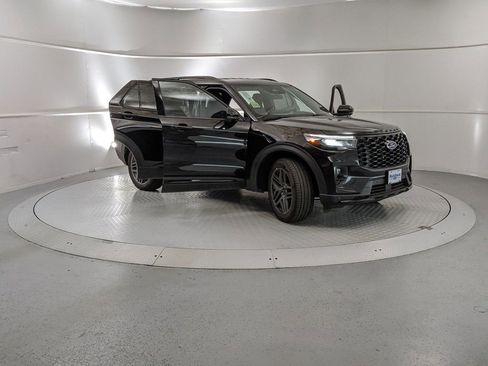 New 2025 Ford Explorer ST-Line w/ ST-Line Street Pack image 7