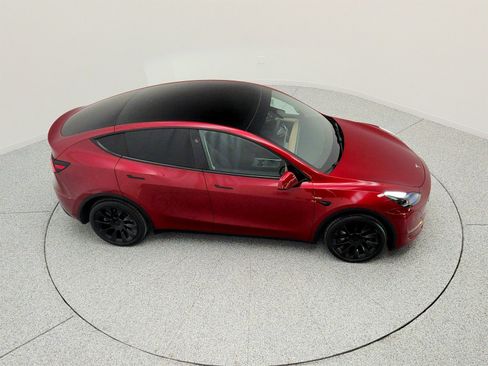 Used 2024 Tesla Model Y Long Range AWD/4WD image 24