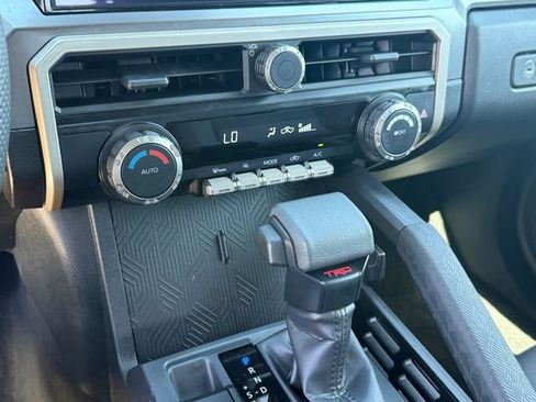 Used 2025 Toyota Tacoma TRD Sport image 24