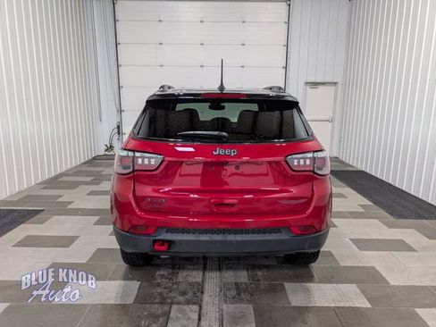 Used 2025 Jeep Compass Trailhawk AWD/4WD image 3