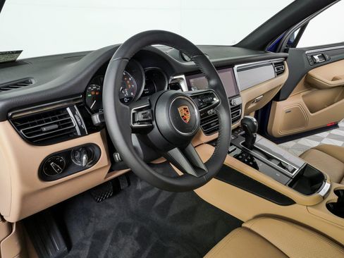 New 2026 Porsche Macan AWD/4WD image 4