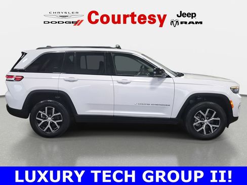 Certified 2024 Jeep Grand Cherokee Limited w/ Luxury Tech Group II image 4