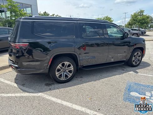 Used 2024 Jeep Wagoneer L Series II w/ Flexible Seating Group AWD/4WD image 29